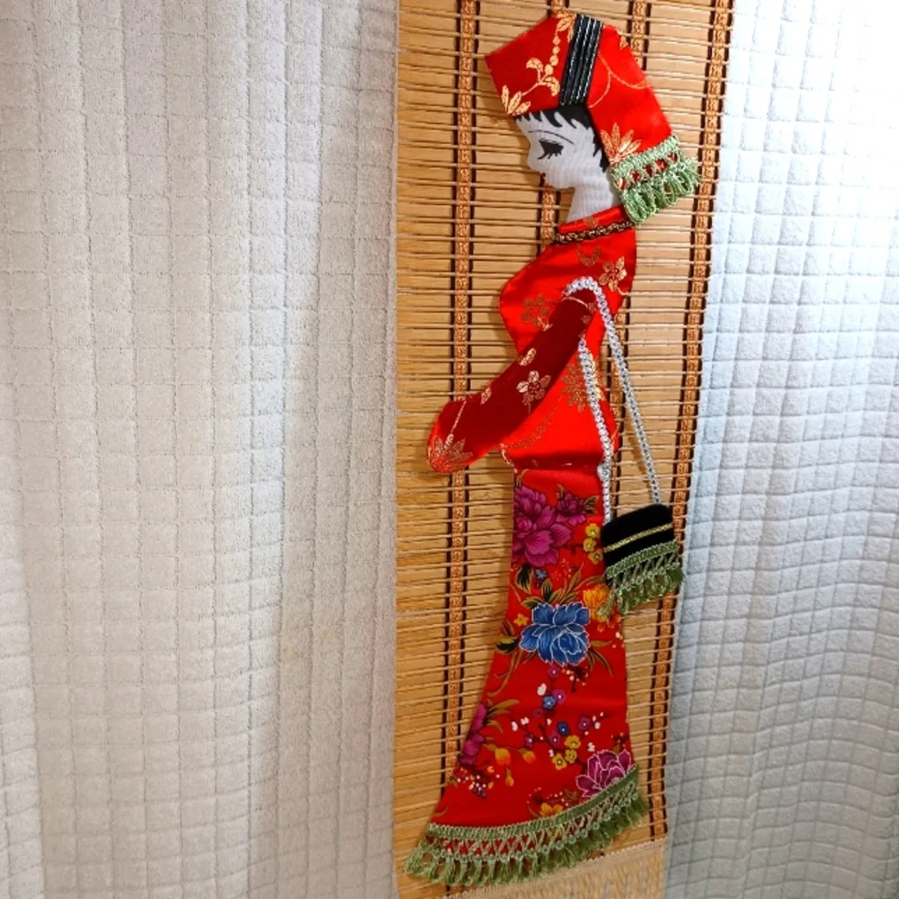 Vintage 3D Geisha Girl Wall Scroll Wall Decor